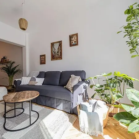 Bohohome Next To The Main Street Appartement